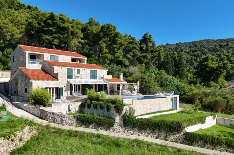 Villa con sei camere da letto e vista panoramica sul mare – 2