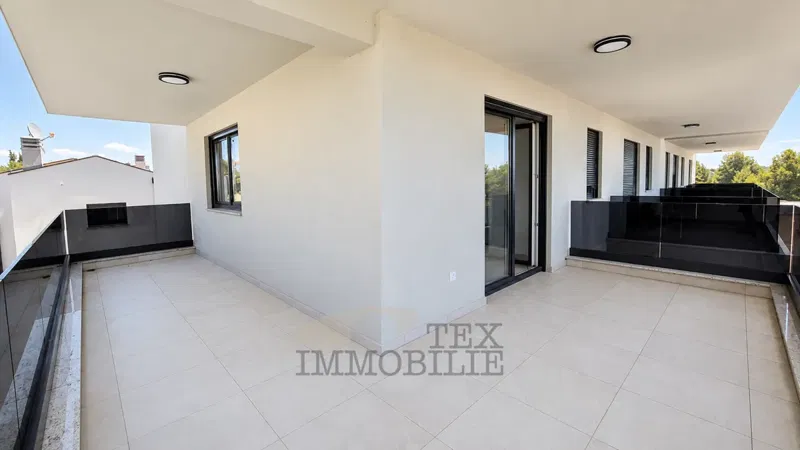 Bereich Poreč - große Wohnung 1400 Meter vom Meer entfernt
