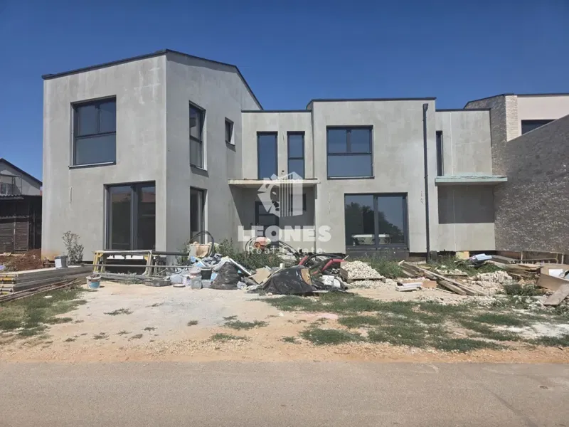 Incantevole casa bifamiliare con piscina nei pressi di Umag - Umago