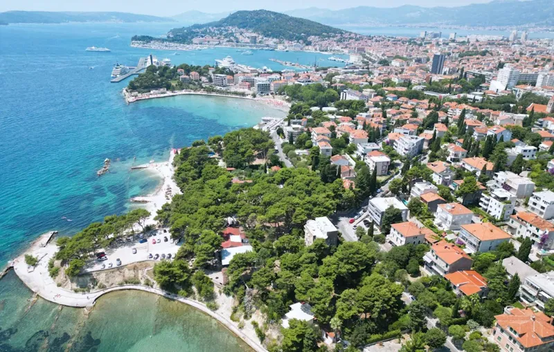 Split, Firule - renoviran jednosoban komforan stan 40 m2 na 1. katu