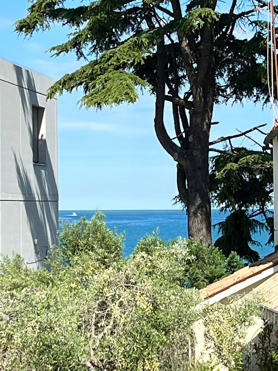 Kamienny dom z widokiem na morze – Stare Miasto Novigrad