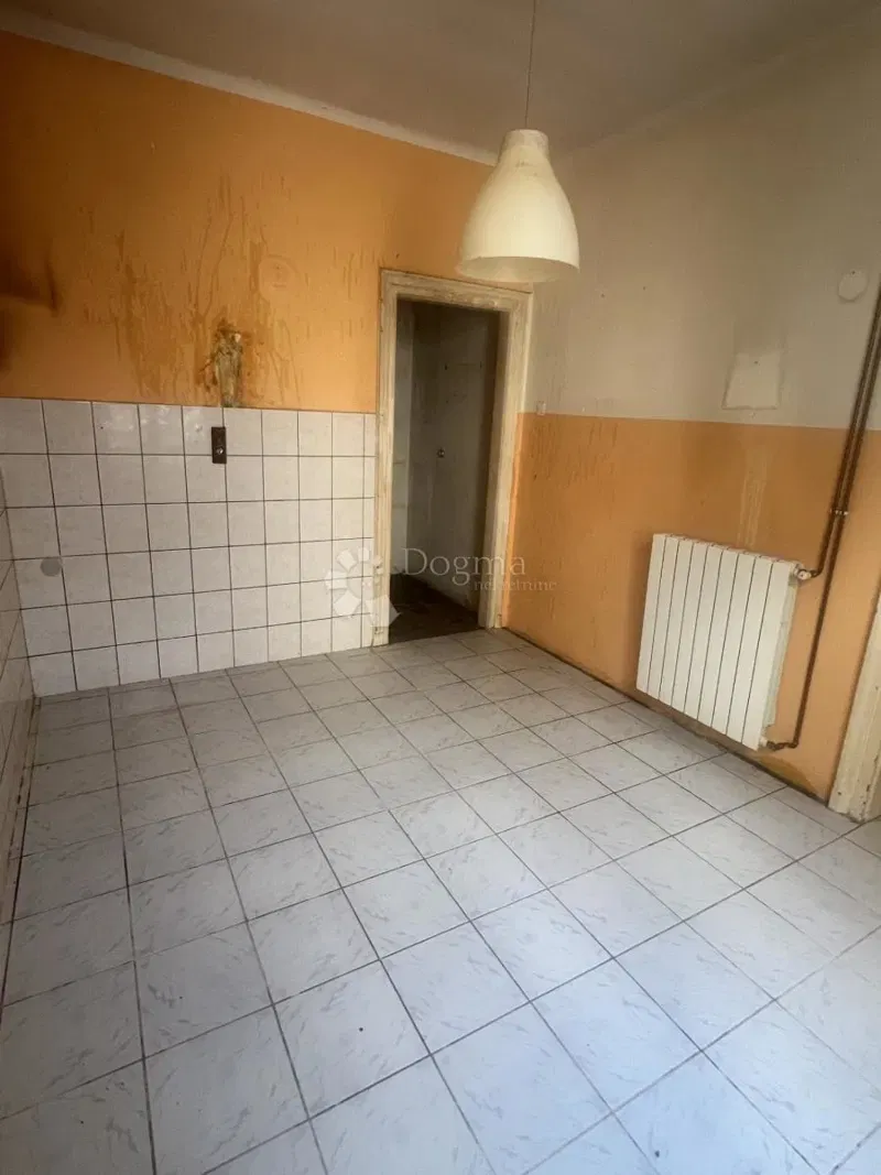 Flat Centar, Rijeka, 76m2 – 2