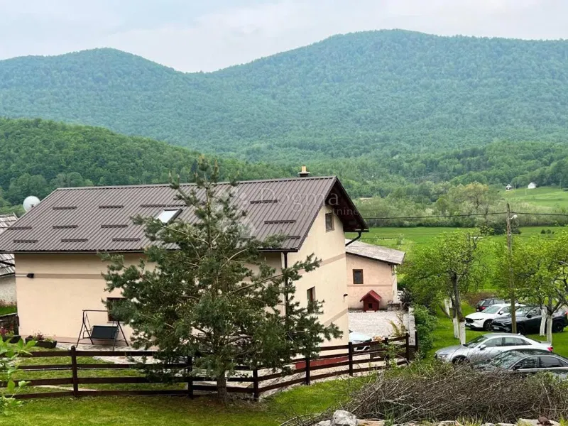 BUŽIMSKA IDILA