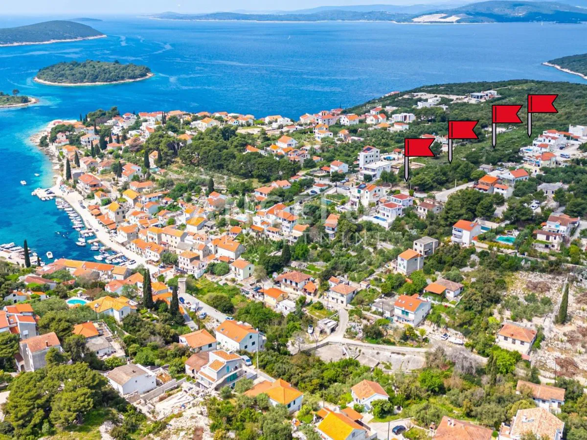 Šolta, Maslinica - građ.zemljište blizu mora, 650 m2, PRODAJA