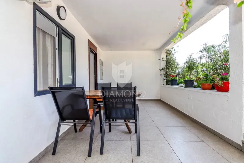 Rovinj, four units for rent 200m from a well-maintained beach – 2