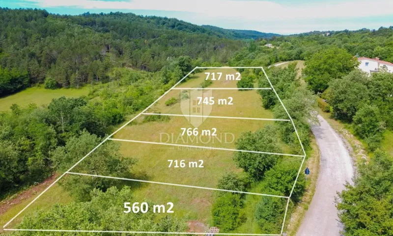Grožnjan, beautiful land plot of 716 m² in a quiet location! – 2