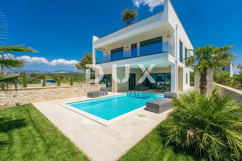 ZADAR, LJUBAČ - Luxus villa 2. sorban a tengertől