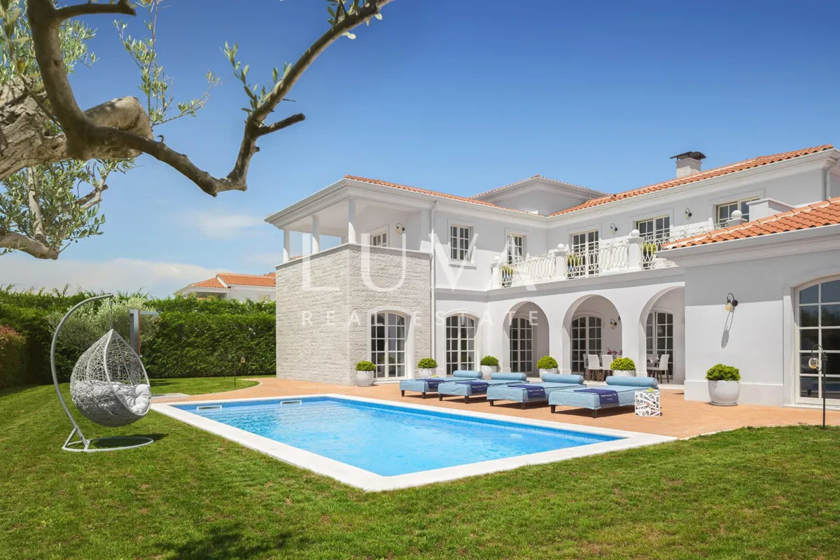 Istra, Poreč, luksuzna vila s bazenom, 320 m2 na prodaju