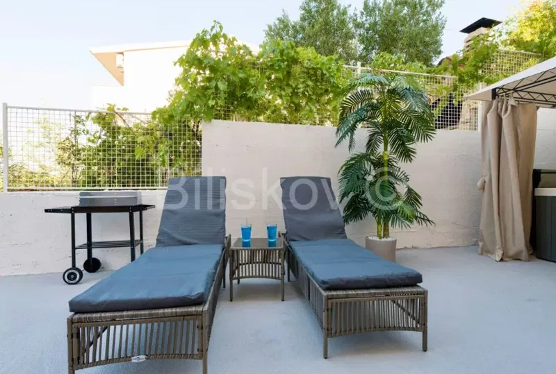 Modernly Furnished Apartment 200 m from the Sea, Žedno – 2