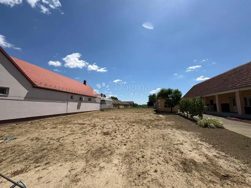 Teren budowlany Bršadin, Trpinja, 2.420m2