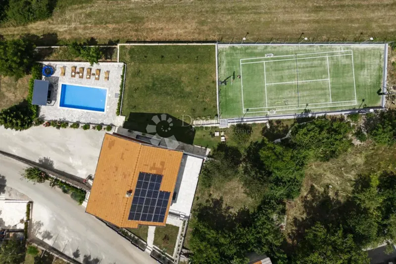 Luxury villa 321m2 with swimming pool and tennis court, Imotski – 2
