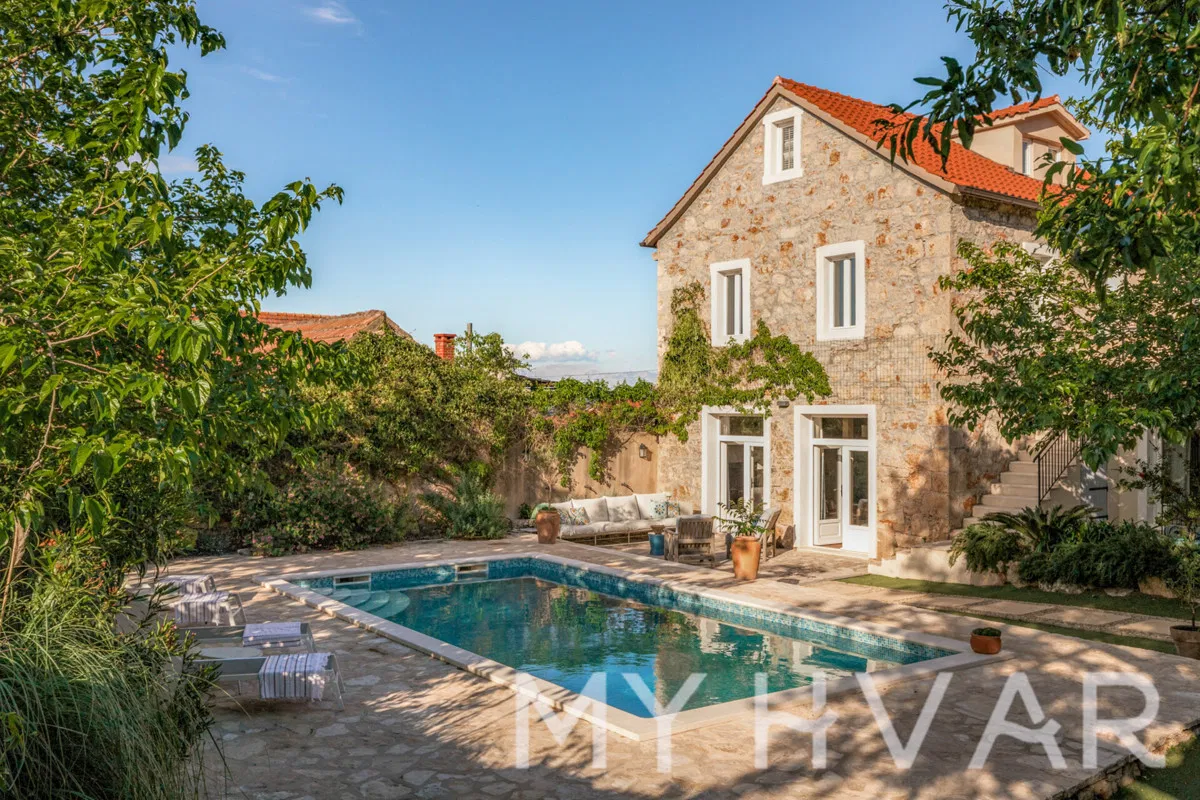 Vila sa Bazenom u Vrbanju