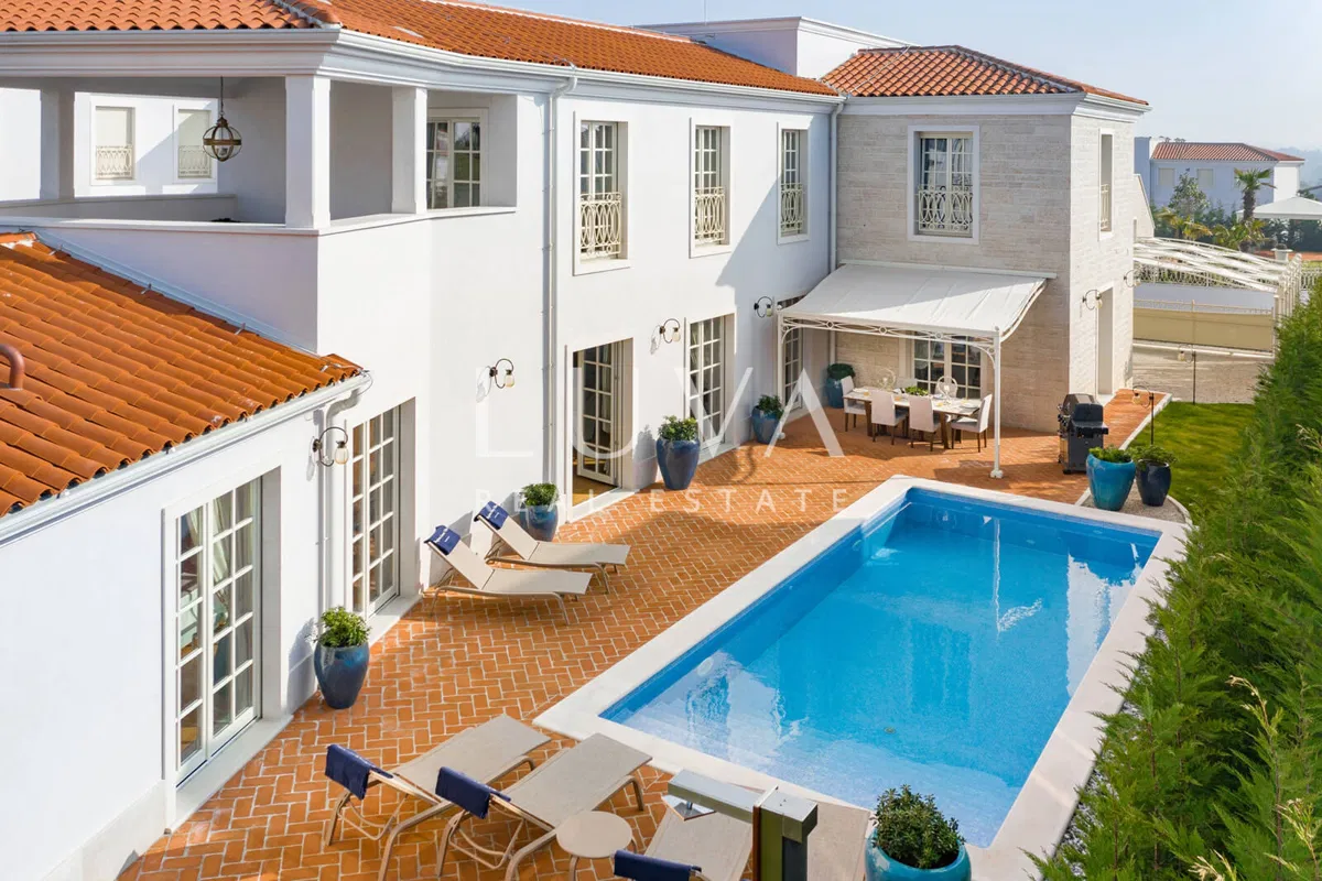 Istra, Poreč, luksuzna vila s bazenom, 288 m2 na prodaju