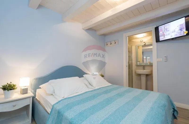 Rovinj, city centre, house with apartments. – 3