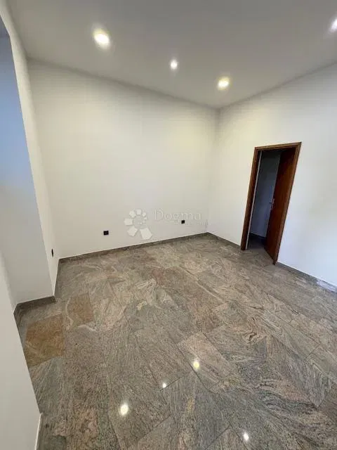 Locale commerciale Belveder, Rijeka, 36m2 – 3