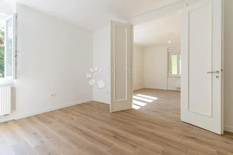 Business premise Donji grad, Donji Grad, 105m2 – 2