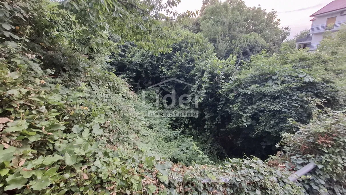 Föld Viškovo, 1.010m2