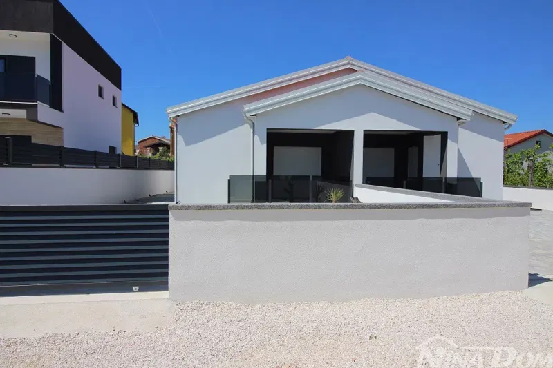 Seaside Retreat: New 2-Bed Apartment on Island Vir – 2