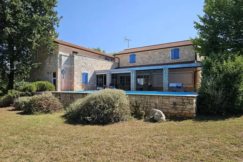 Villa con piscina e totale privacy vicino a Parenzo – 3