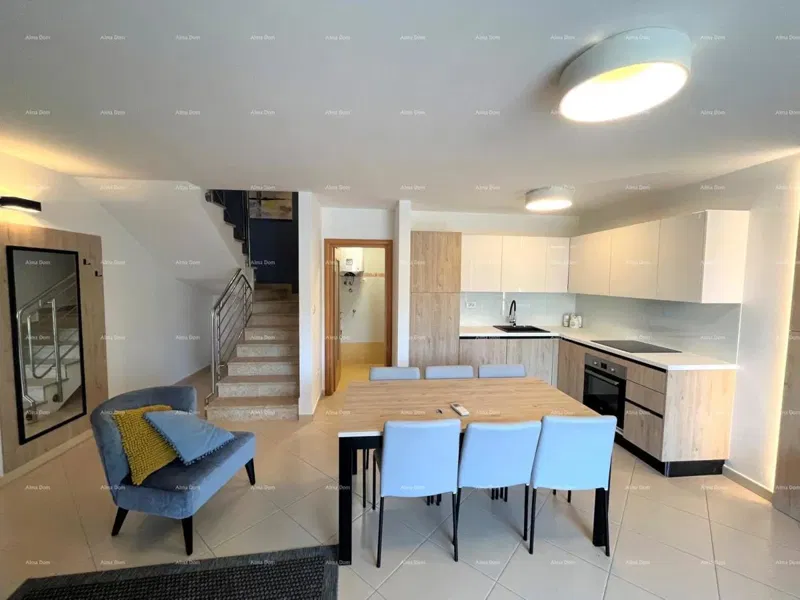 Spacious apartment in a complex with a pool, garage, and sea view – only 70 m from the sea, Umag! – 2
