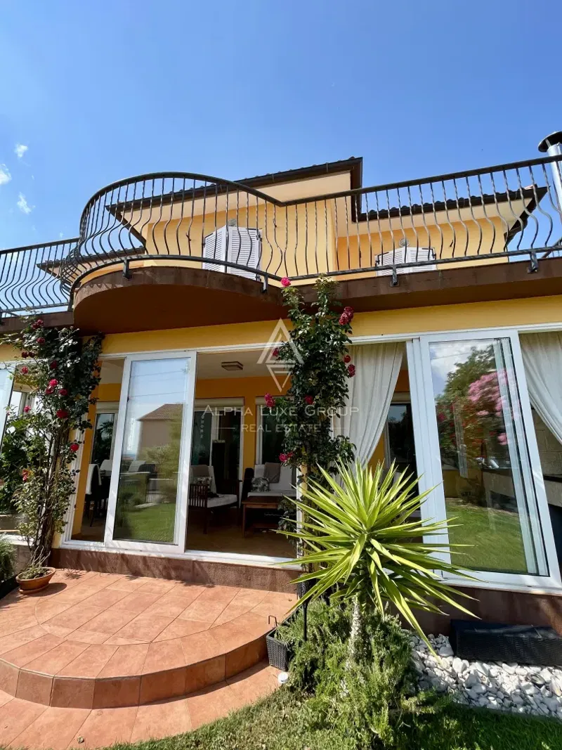 Mediterranean Villa with Pool and Sea View – 2