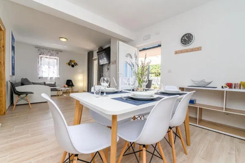 Cres-sziget, Miholašćica, 100 m²-es apartman tengerre néző kilátással