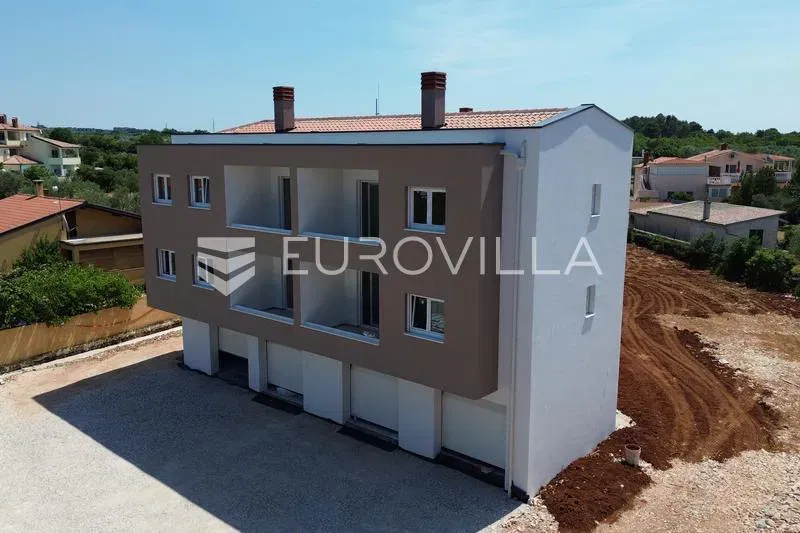 Istria, Peroj, quality two-bedroom apartment in a new building with a garage in a quiet location – 2