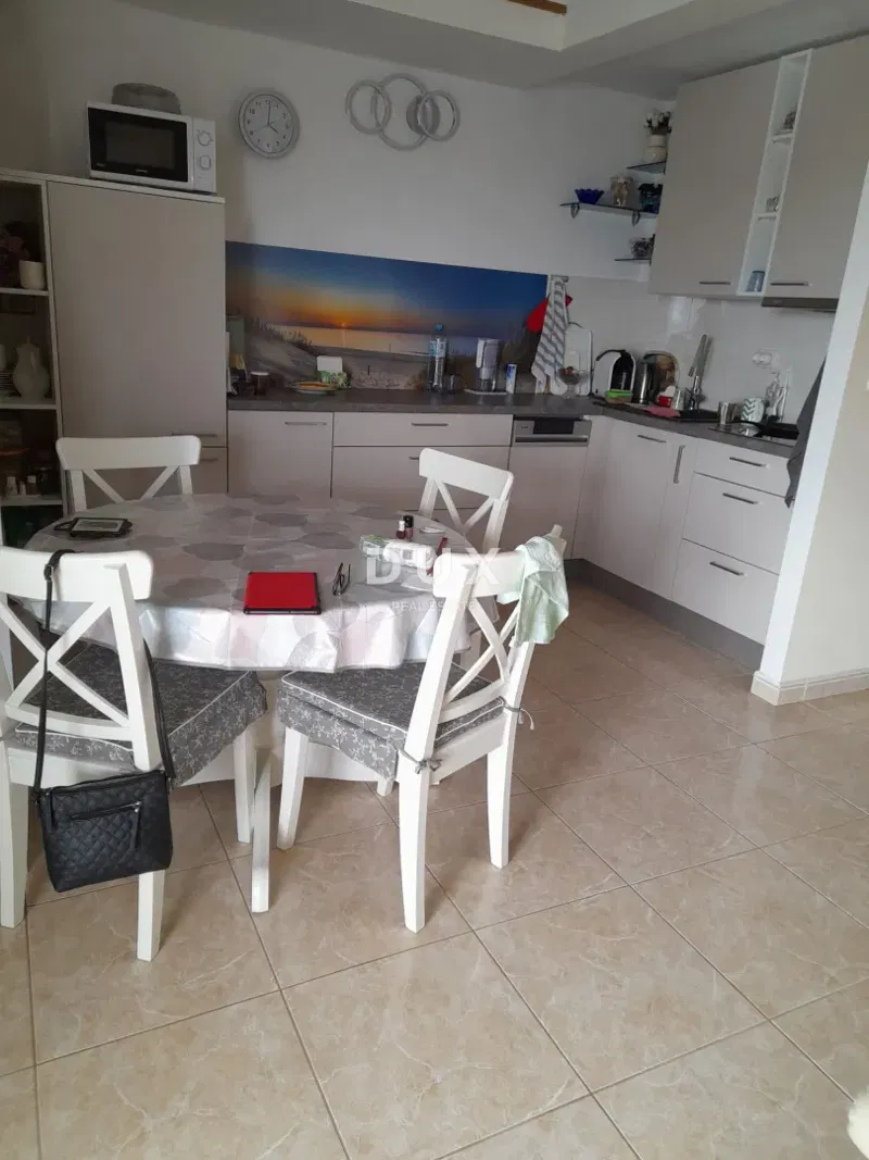 ISTRIA, NOVIGRAD – Attraente appartamento con due camere da letto, soppalchi e vista mare. – 2