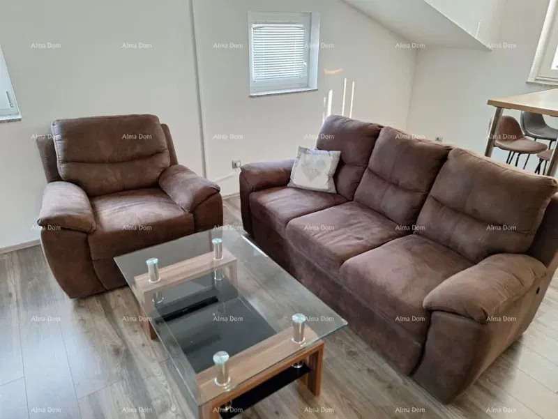 TAR – VABRIGA, STAN U POTKROVLJU, 84 m2