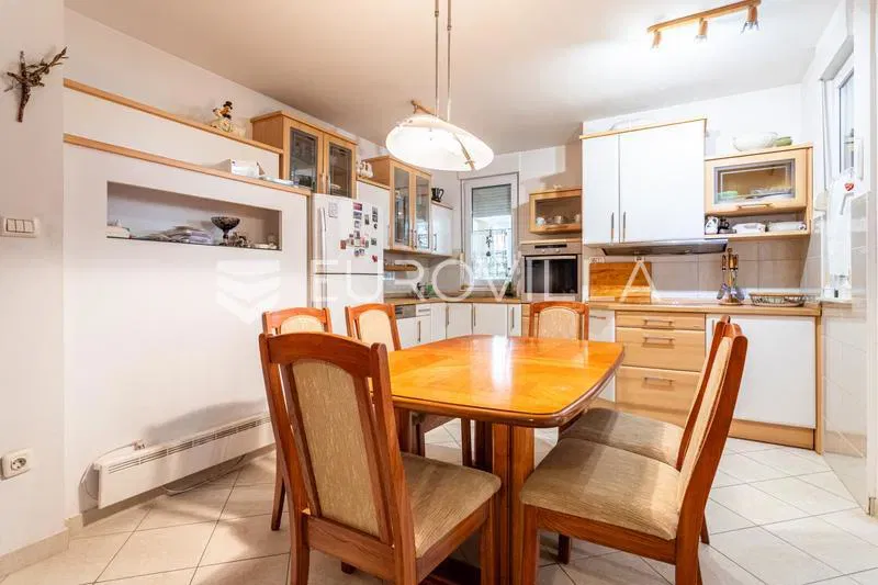 Split, Mertojak, comfortable two-bedroom apartment in a nice building – 2