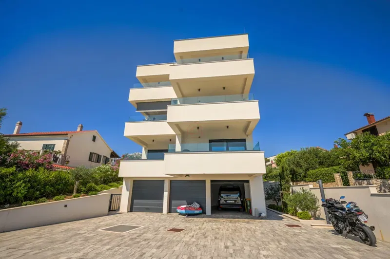 Novogradnja penthouse sa dvije spavaće sobe i panoramskim pogledom na more