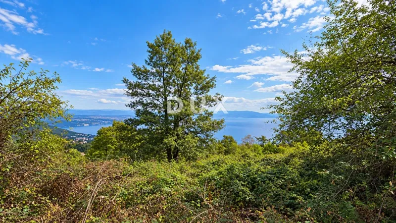 OPATIJA, DOBREĆ - Terreno edificabile con mobili antichi e annessa area verde, 4747 m2