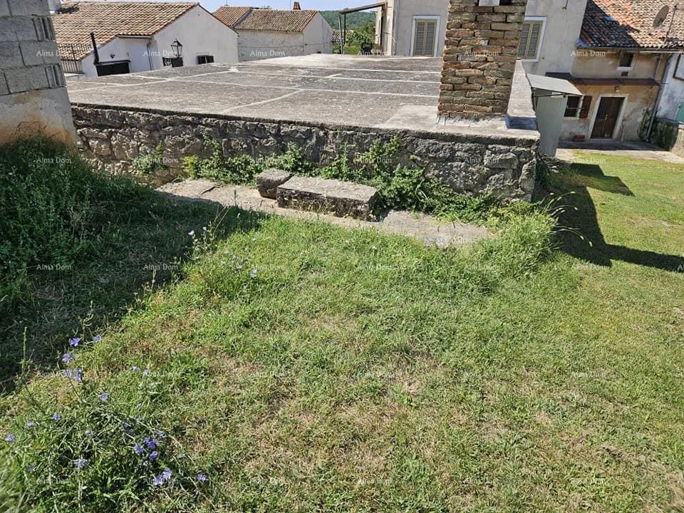 Prodaje se  kuća u izgradnji, 70 m2 blizu Vrsara