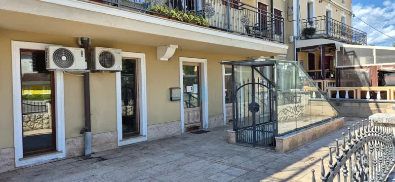 Omišalj, otok Krk, centar grada, poslovni prostor 38 m2, prodaja
