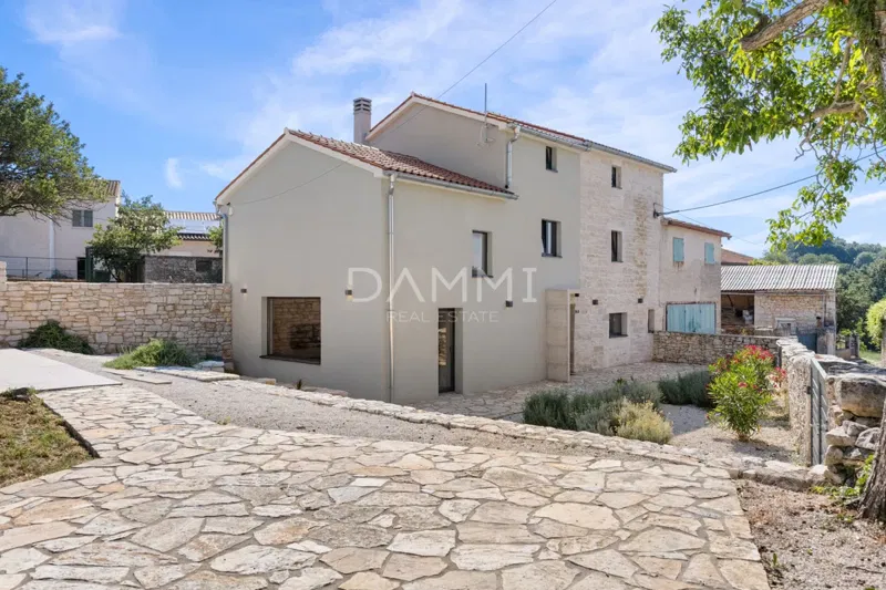 Istria, Svetvinčenat, casa in pietra con piscina – 2