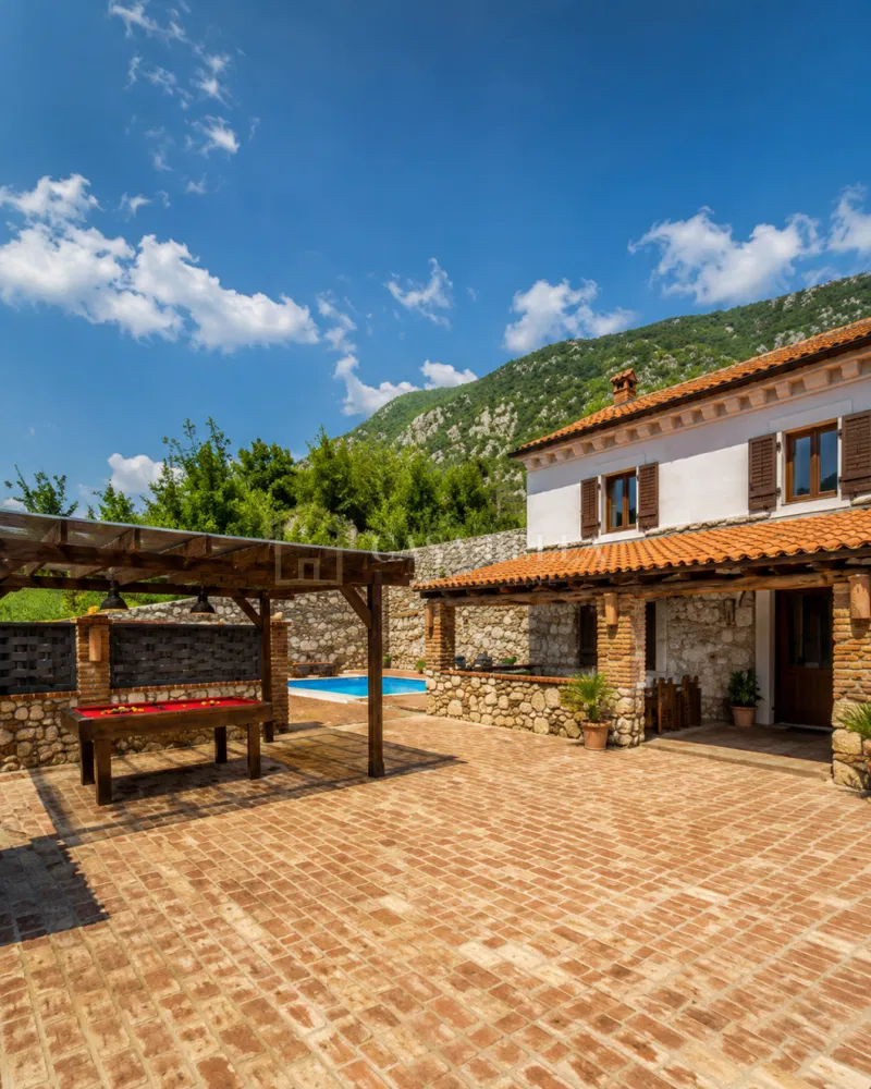 DRIVENIK | Unikatna ručno građena kamena vila | 215 m² | 600 m² zemljišta | Bazen – 3