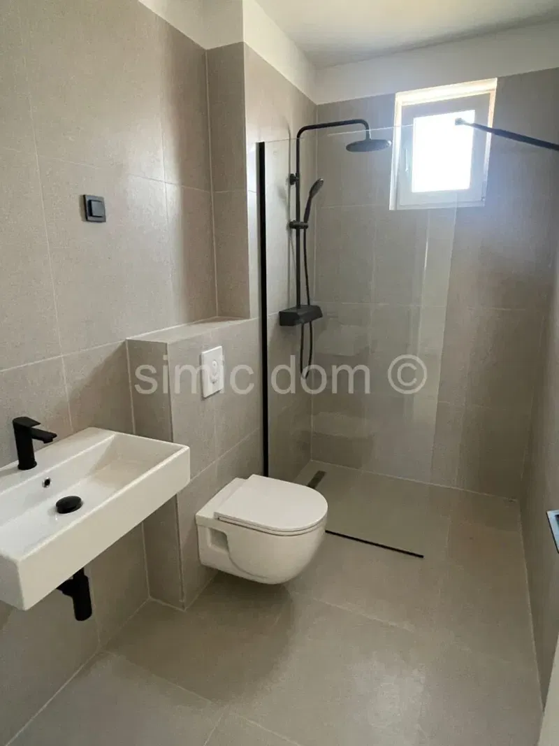 Spacious penthouse apartment near the beach, Grebastica – 2