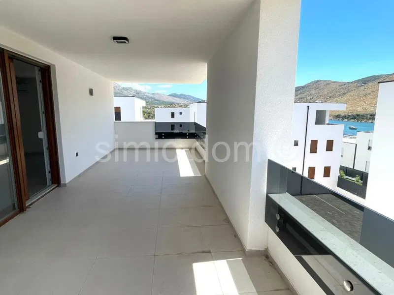 Spacious penthouse apartment near the beach, Grebastica – 3