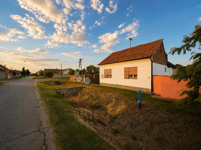 Casa Tenja, Osijek - Okolica, 135m2