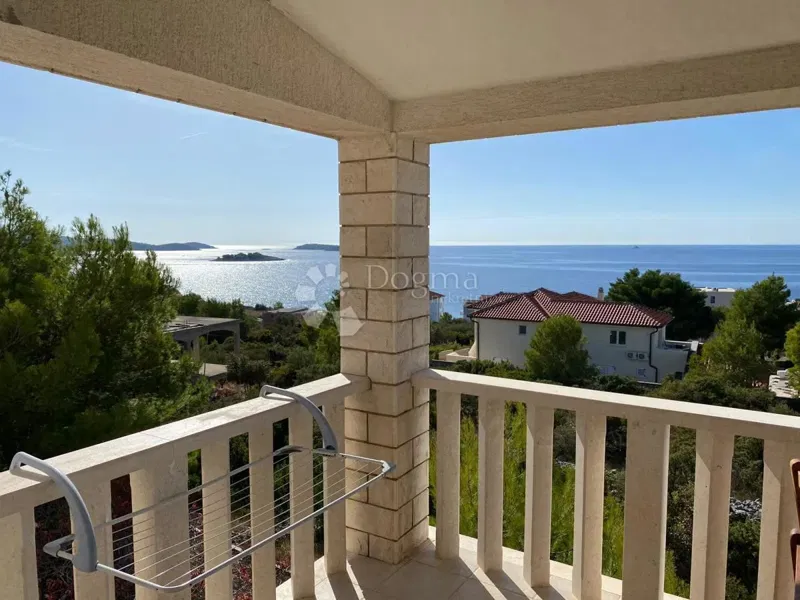 House with a beautiful sea view and 4 apartments – 3