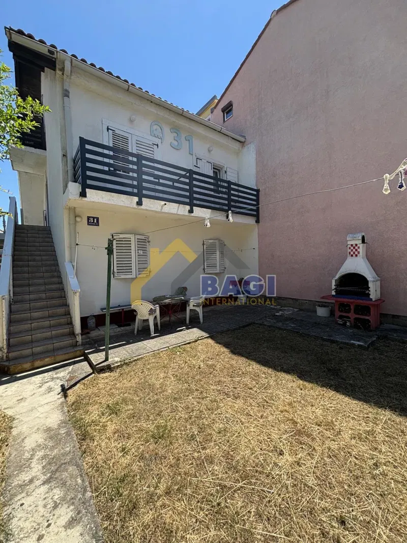 Sabunike - kuća sa 3 apartmana