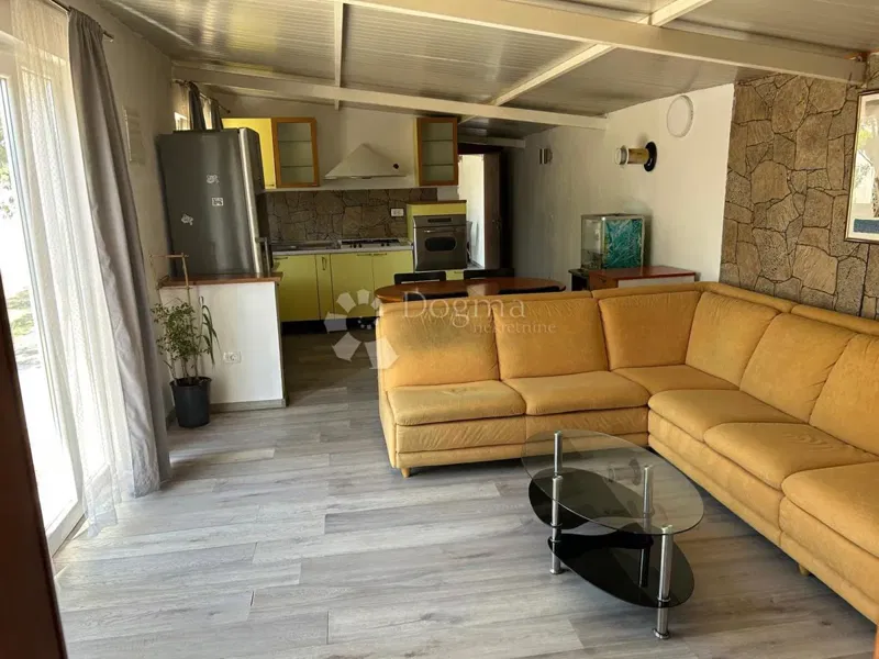 Ground floor on a spacious garden in Valdebek – 3