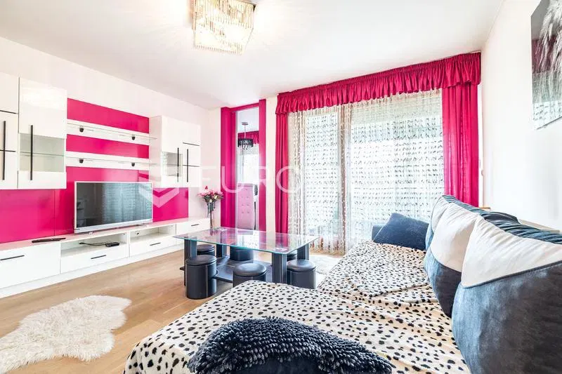 Zagreb, Donja Kustošija, three-bedroom apartment with loggia 80 m² – 2
