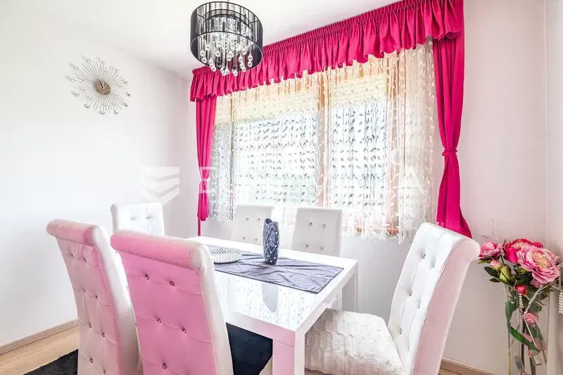 Zagreb, Donja Kustošija, three-bedroom apartment with loggia 80 m² – 3
