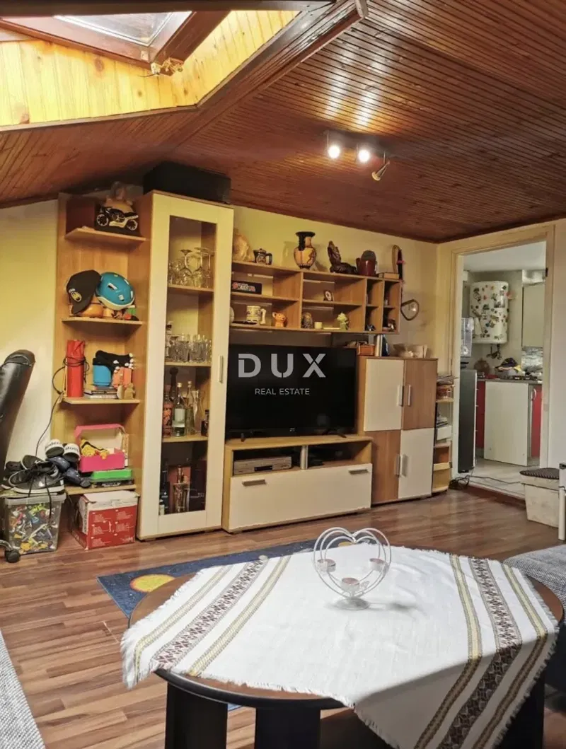 LOVRAN, KÖZPONT - lakás egy régi villa magas padlásán, 80m2 + 20m2 stúdió – 3