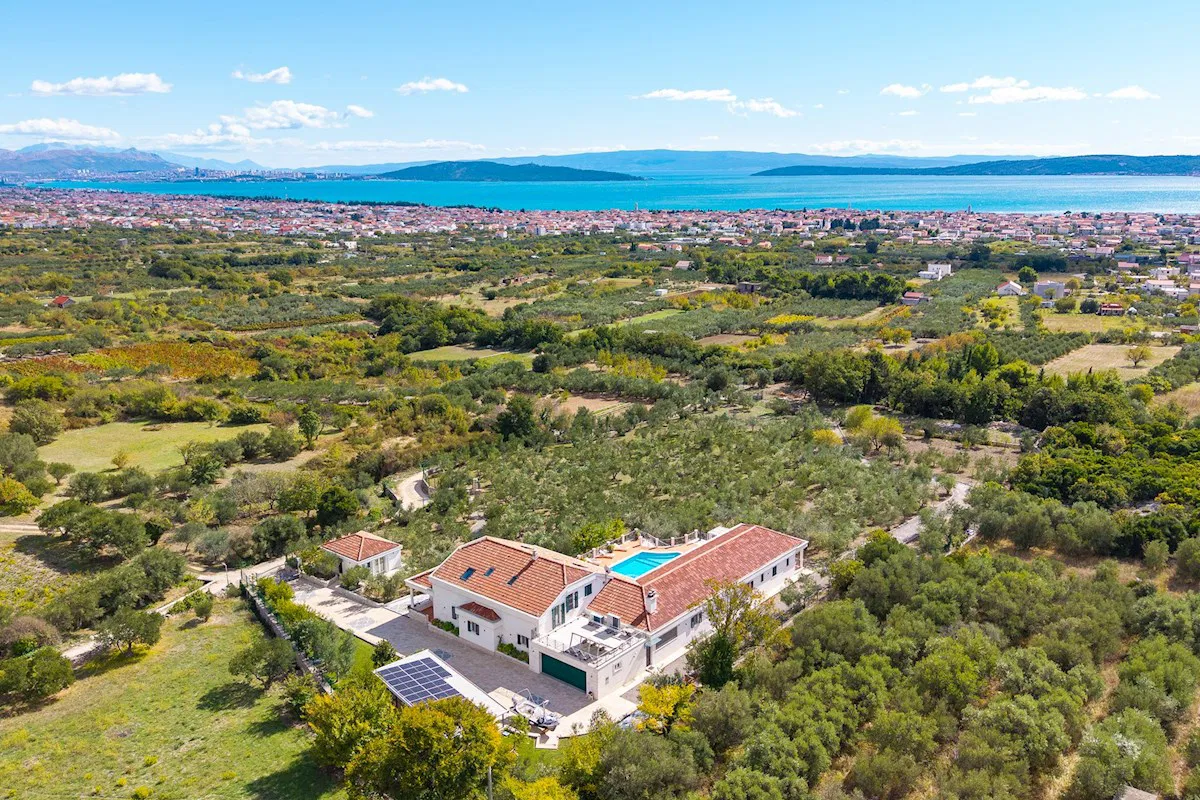 Ekskluzywna rezydencja z gajem oliwnym i panoramicznym widokiem na morze - Oleamare Imanje