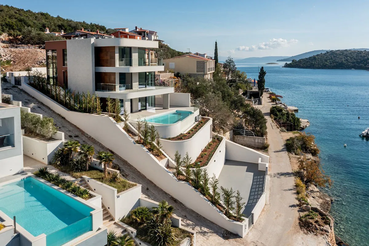 Nowo wybudowana nowoczesna willa nad morzem - Villa Bellavista