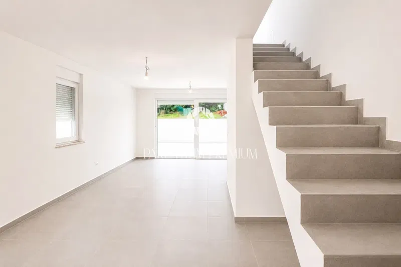 Umag, zona circostante, casa bifamiliare con piscina a 1500m dal mare – 2