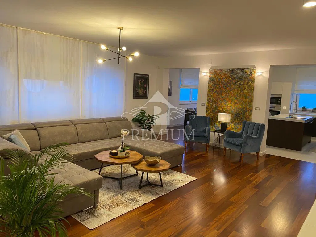 APPARTAMENTO DI LUSSO IN AFFITTO, 142 m2, GARAGE, PARCHEGGIO
