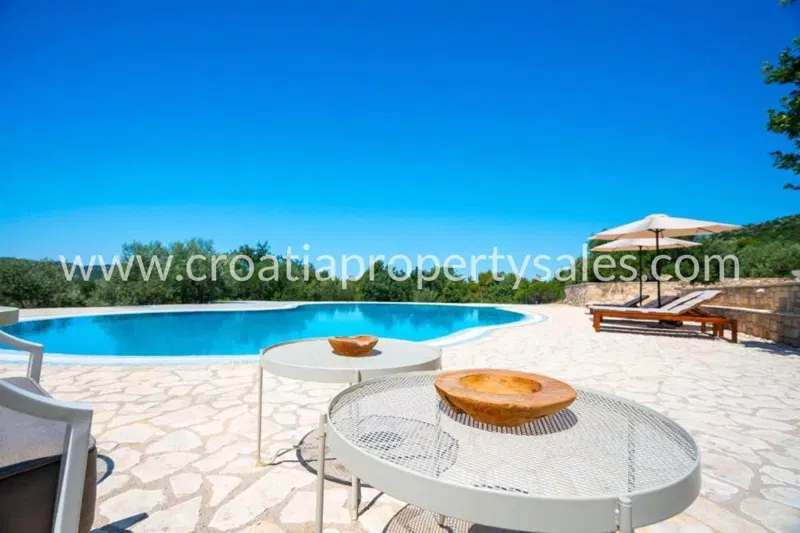 Sibenik, villa for sale, 2.900.000 € – 3